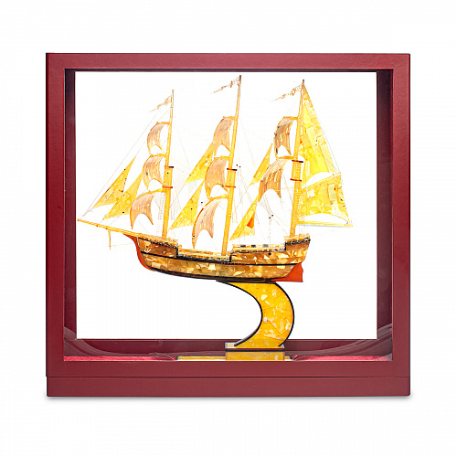 Корабль из янтаря "Парусник"