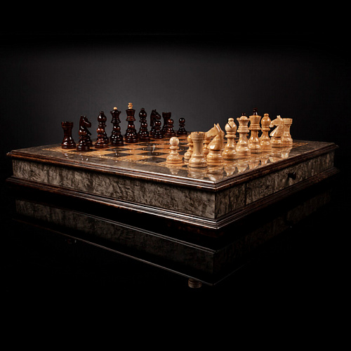 Шахматы из мореной карельской березы "Классик"