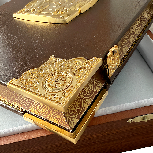Подарочная книга в кожаном переплете "Русское иконописание"