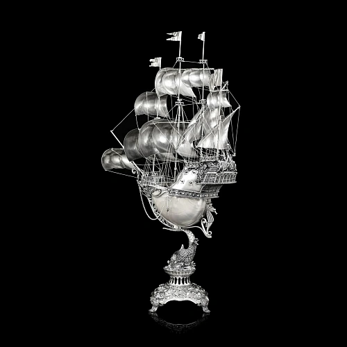 Эксклюзивный корабль из серебра