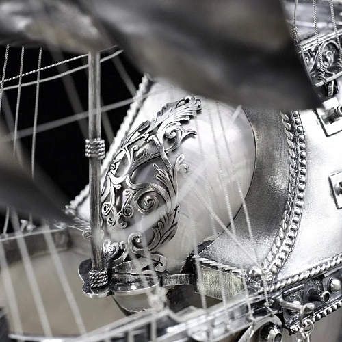 Эксклюзивный корабль из серебра