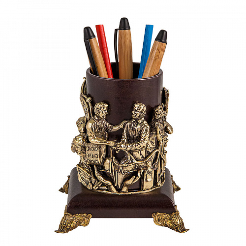 Подставка для письменных принадлежностей "Хирурги"