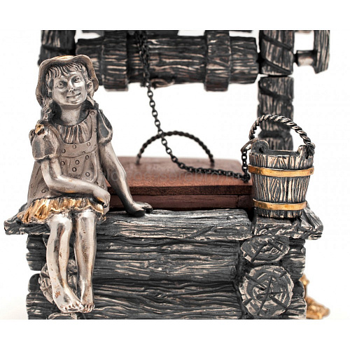 Серебряная солонка "Колодец удачи"