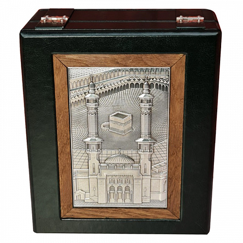 Религиозная книга "Коран" в подарочном футляре на арабском языке