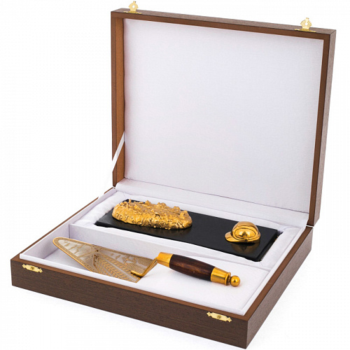 Сувенир "Золотой мастерок" Златоуст