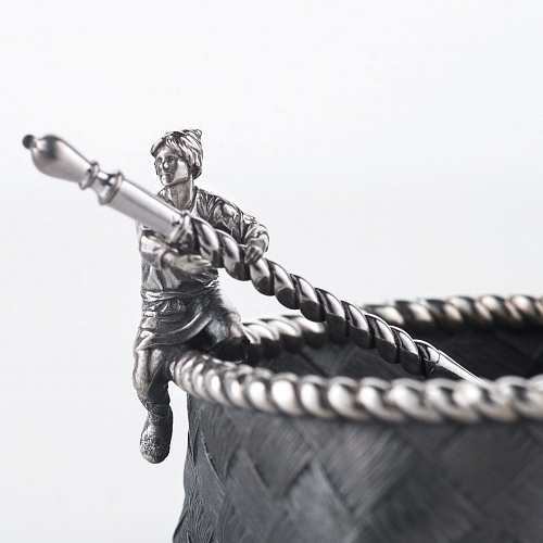 Серебряная солонка "Мужичек-с-ноготок"