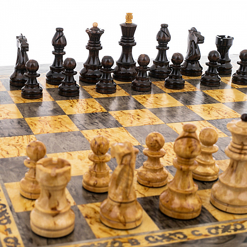 Шахматы складные из мореной карельской березы 