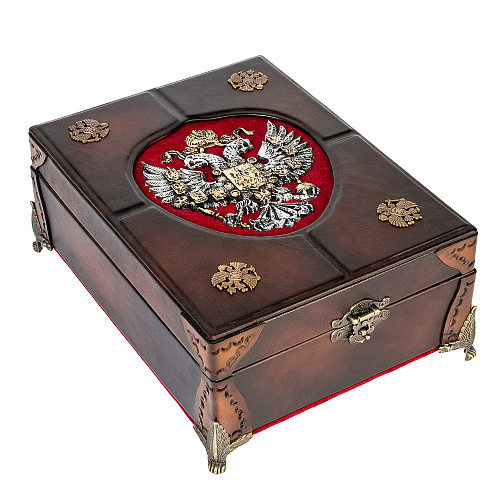 Ежедневник в подарочном футляре из натуральной кожи