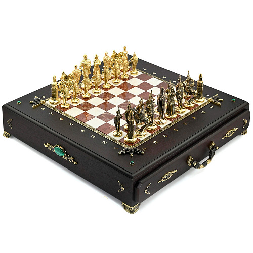 Шахматы подарочные в ларце "Русские"