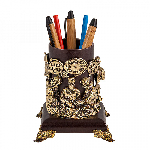 Подставка для письменных принадлежностей "Хирурги"