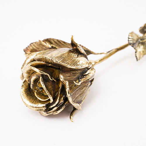 Цветок "Неувядаемая роза" в хрустальной вазе