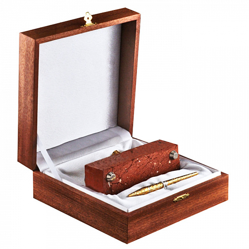 Сувенир "Строитель" Златоуст