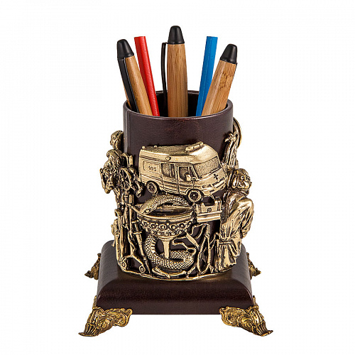 Подставка для письменных принадлежностей "Хирурги"