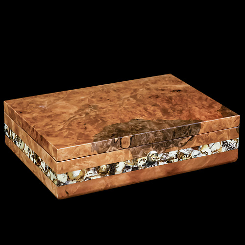 Шкатулка из корня ореха и янтаря "Александр"